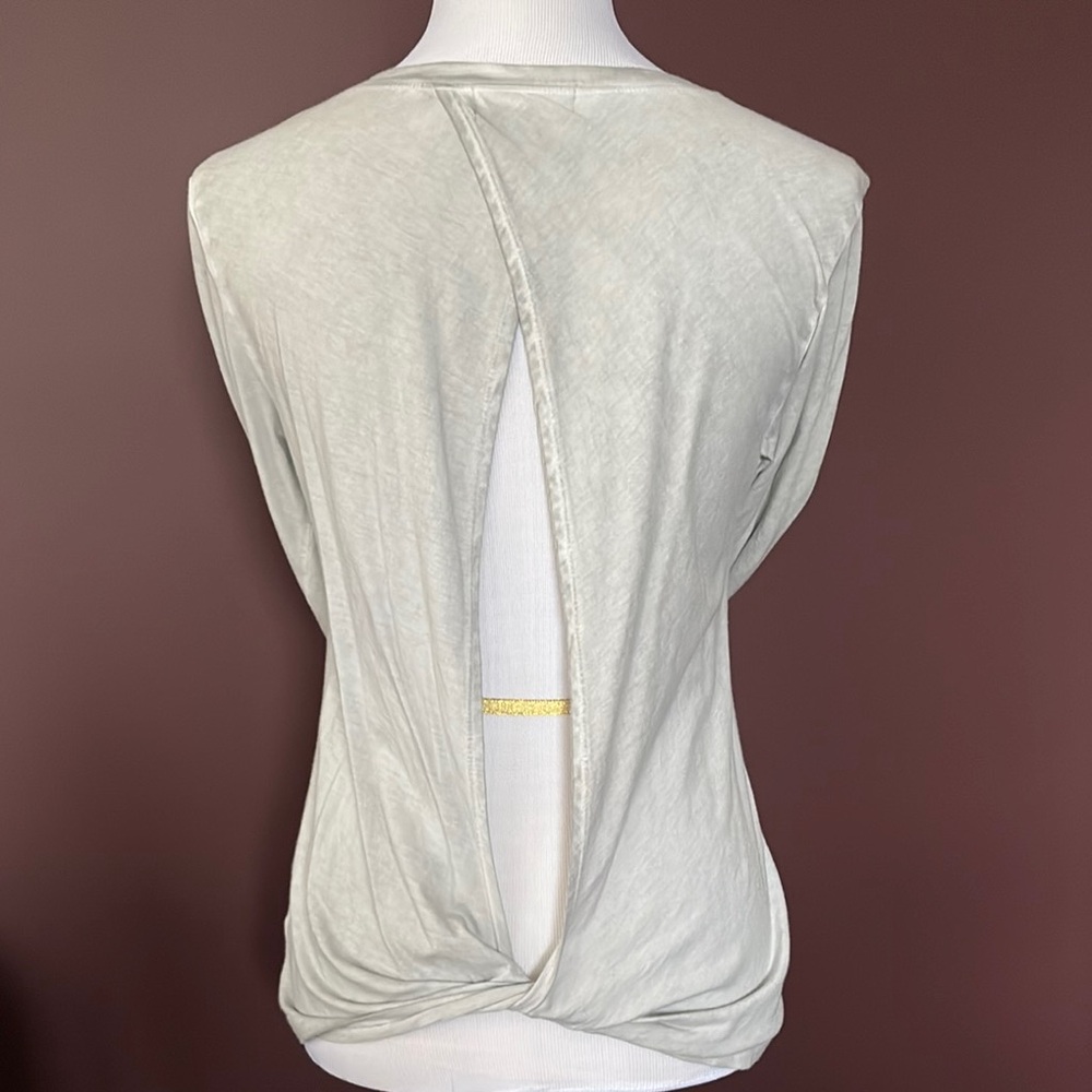 Cloth&Stone Light Grey Cotton Top  with a Split Back, XS